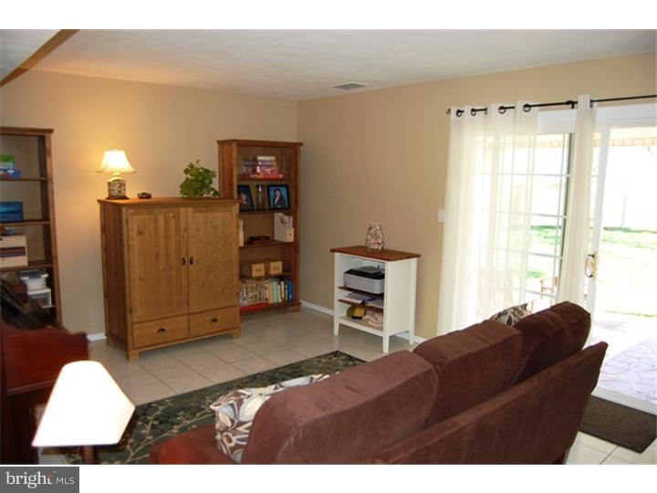 4 Tar Heels Road East Hamilton, NJ 08619 - Photo 10 of 21 Family Room