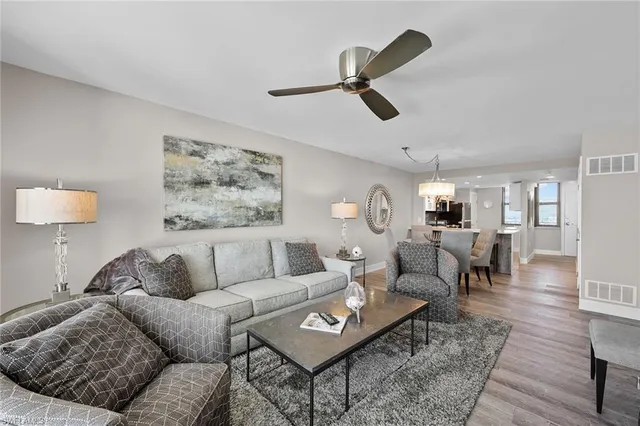 $8,500 | 320 Seaview Court, Unit 1502, Marco Island, FL 34145