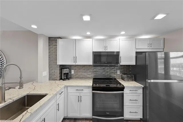 $8,500 | 320 Seaview Court, Unit 1502, Marco Island, FL 34145