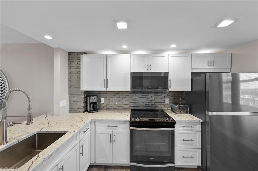 320 Seaview Court, Unit 1502 Marco Island, FL 34145 - Photo 9 of 24