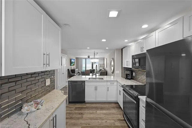 $8,500 | 320 Seaview Court, Unit 1502, Marco Island, FL 34145