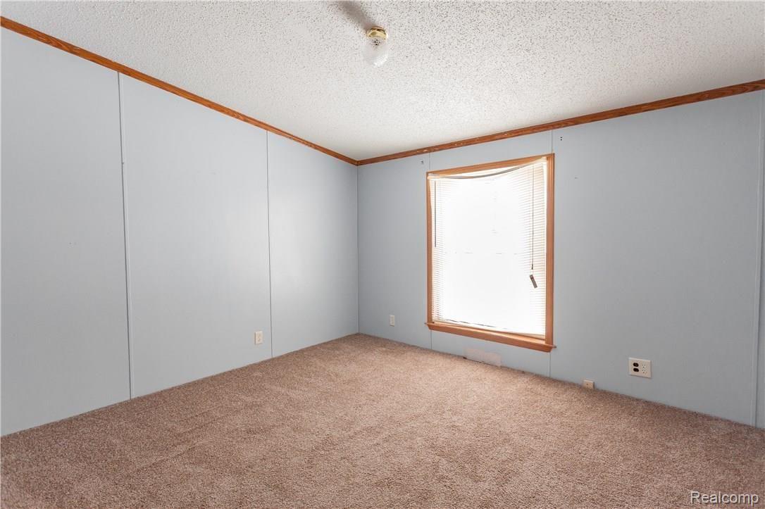 4774 Sycamore Road Newport, MI 48166 - Photo 19 of 29 IMG_4916.jpg