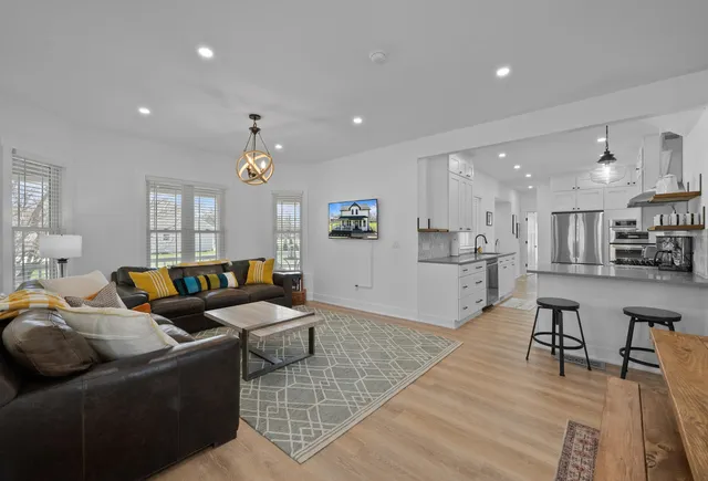 $675,000 | 397 West Geneva Street, Williams Bay, WI 53191