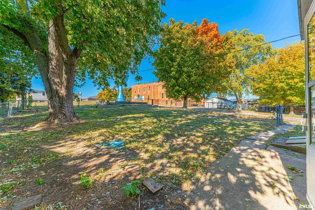 $49,900 | 202 South Vine Street, Mount Pulaski, IL 62548