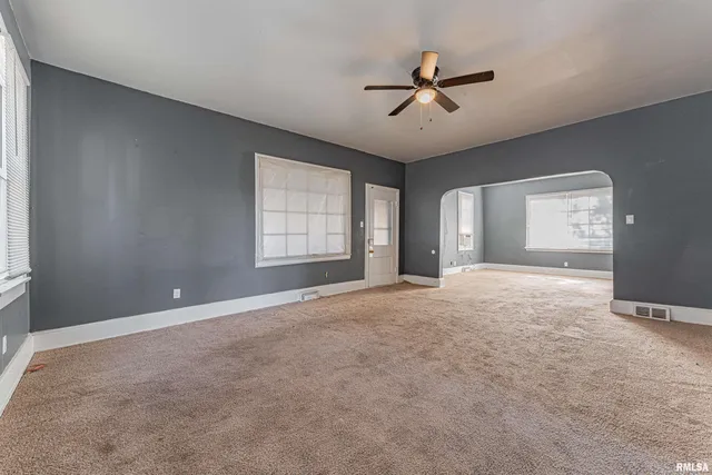 $49,900 | 202 South Vine Street, Mount Pulaski, IL 62548