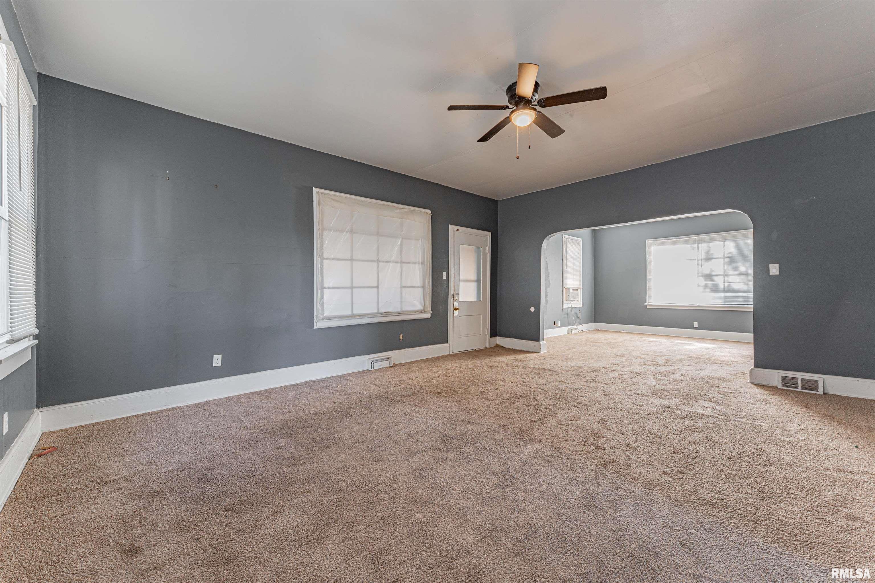 202 South Vine Street Mount Pulaski, IL 62548 - Photo 7 of 19