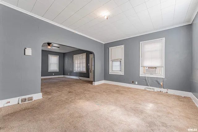 $49,900 | 202 South Vine Street, Mount Pulaski, IL 62548