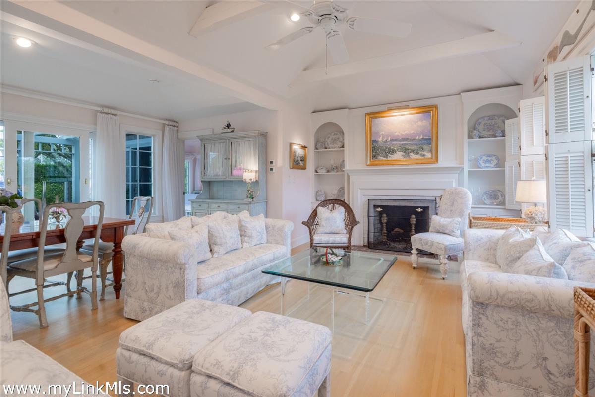 72 Baxter Road Nantucket, MA 02554 - Photo 11 of 35 Gallery Image 11