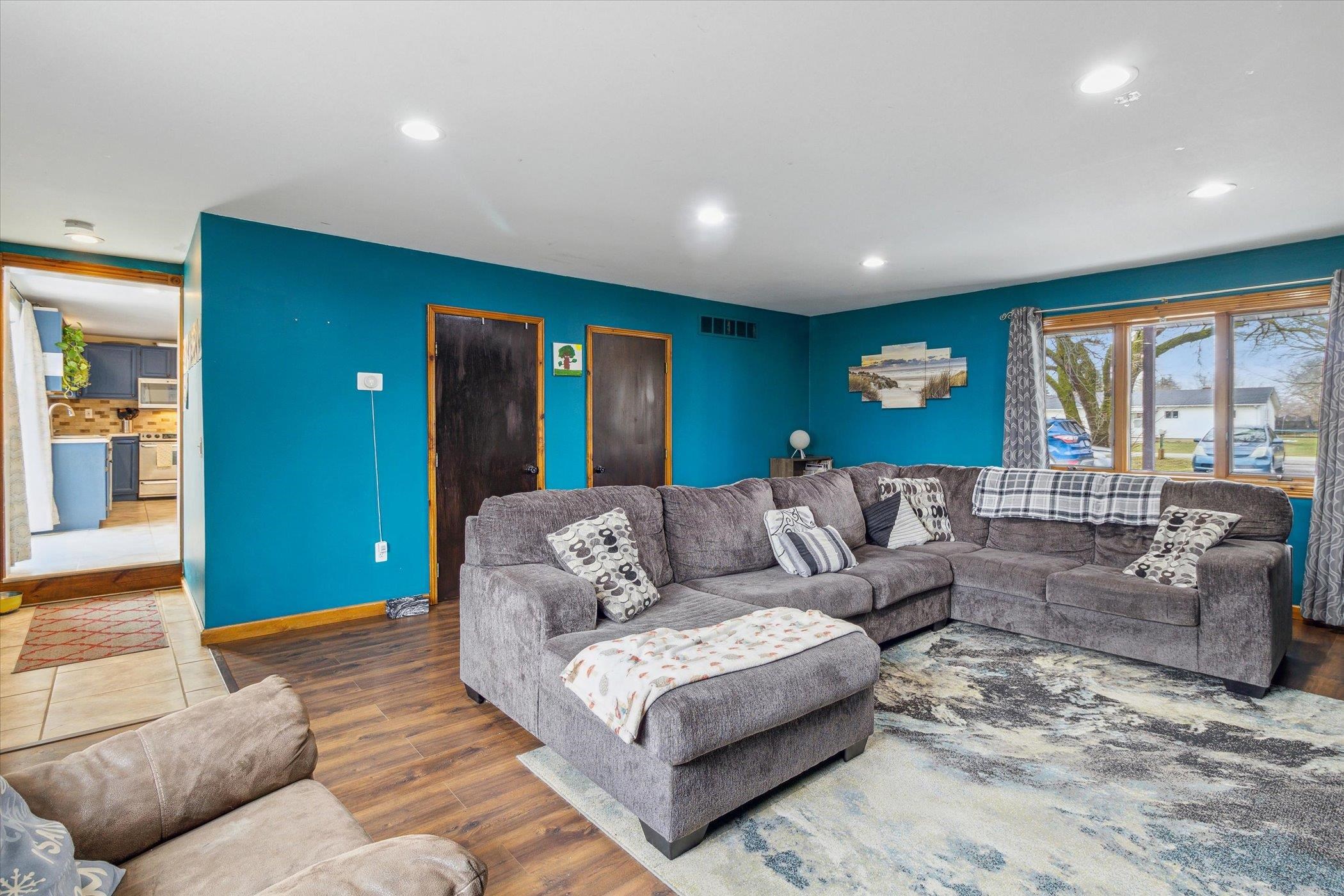 2421 Howe Road Burton, MI 48519 - Photo 11 of 41
