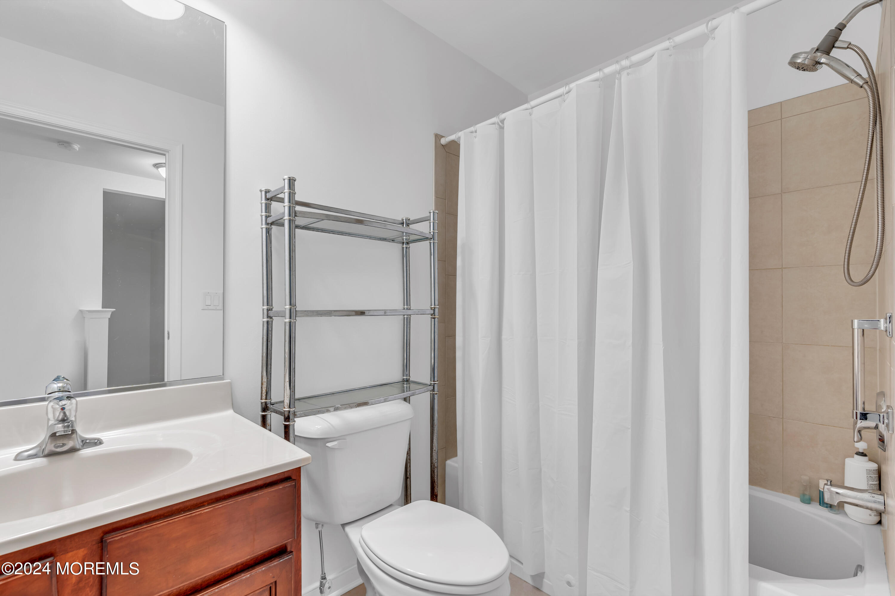 18 East Raphael Lane Farmingdale, NJ 07727 - Photo 42 of 63 046_dsc06596_589
