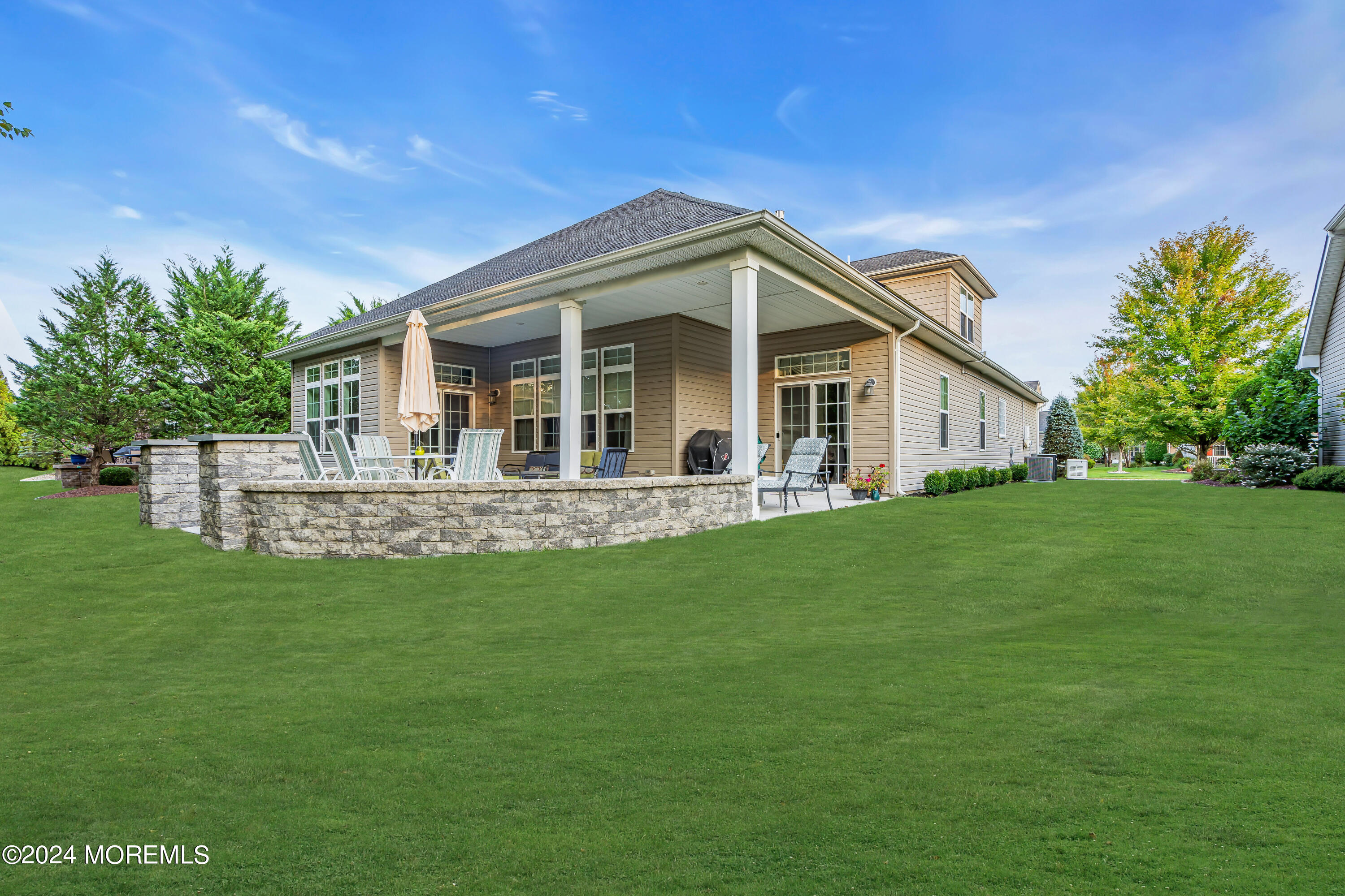 18 East Raphael Lane Farmingdale, NJ 07727 - Photo 49 of 63 054_dsc06666-1_338