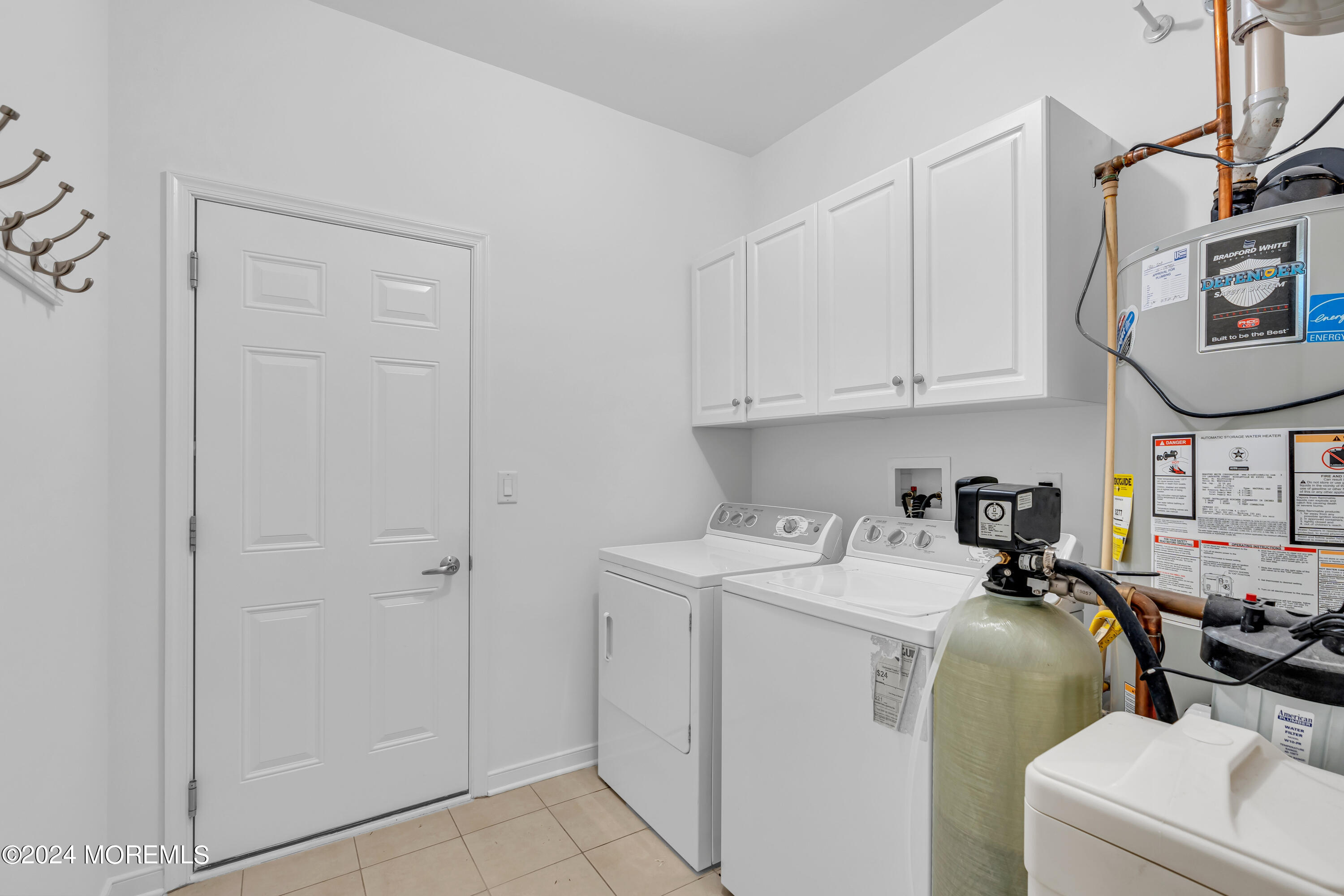 18 East Raphael Lane Farmingdale, NJ 07727 - Photo 8 of 63 010_dsc06406_304