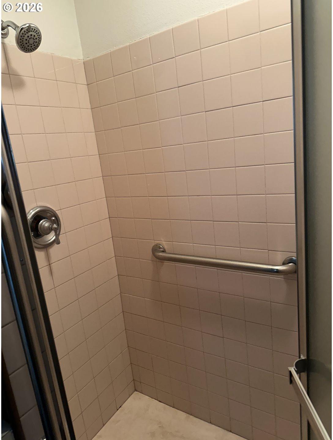 610 Southeast Isaac Avenue Pendleton, OR 97801 - Photo 21 of 27 Attached Bathroom #1