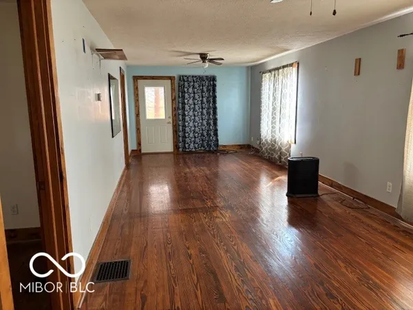 $1 | 3814 North State Road 39, Danville, IN 46122