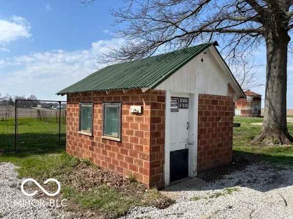 $1 | 3814 North State Road 39, Danville, IN 46122