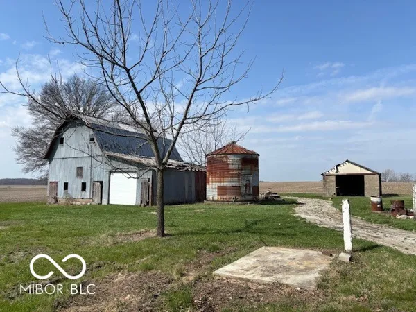 $1 | 3814 North State Road 39, Danville, IN 46122