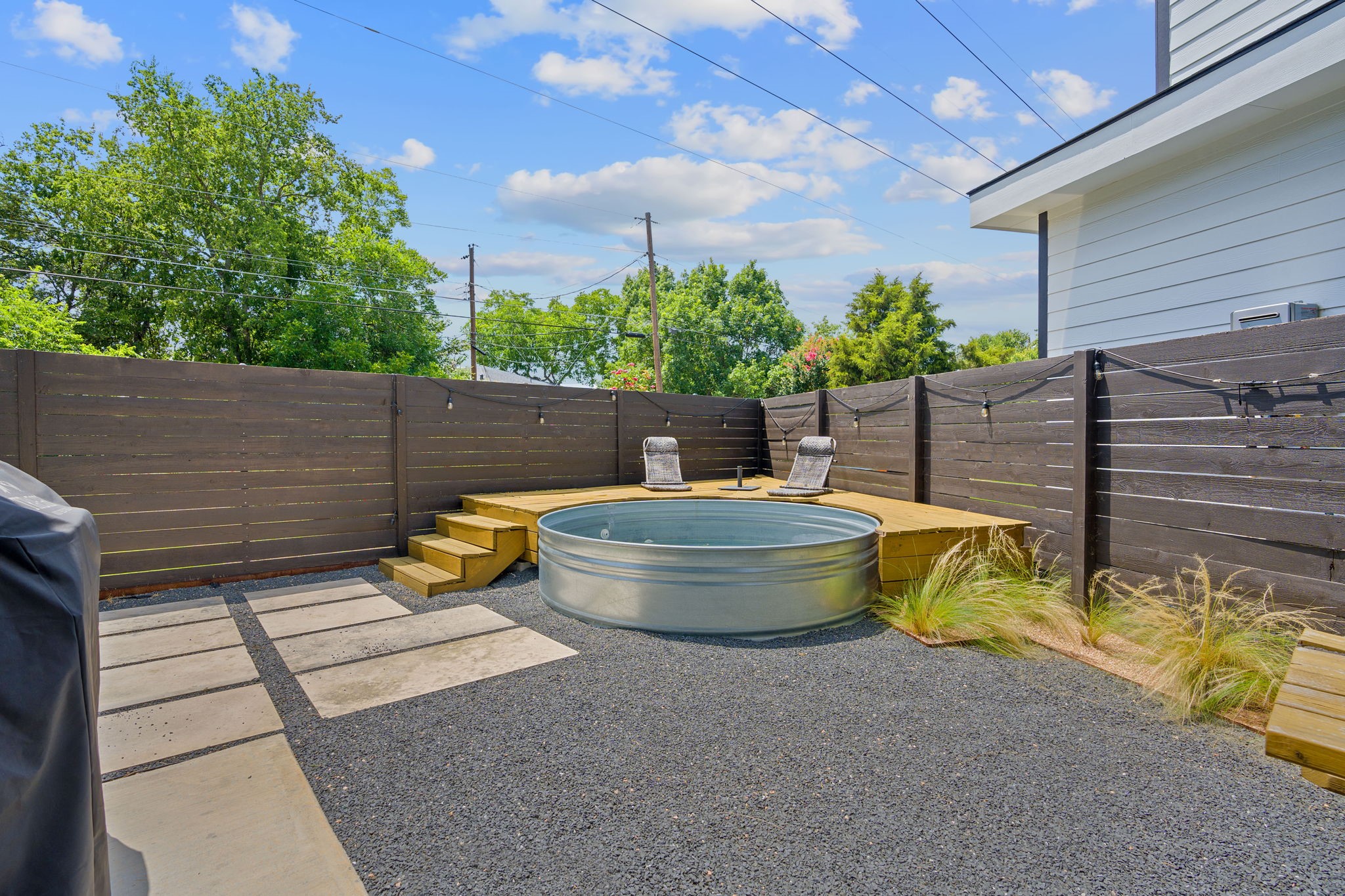 5806 Sutherlin Road Austin, TX 78723 - Photo 3 of 24