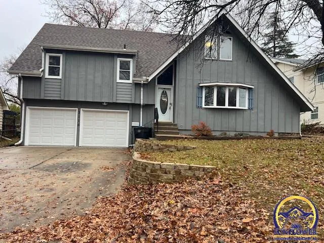 $274,950 | 3116 Southwest Stone Avenue, Topeka, KS 66614