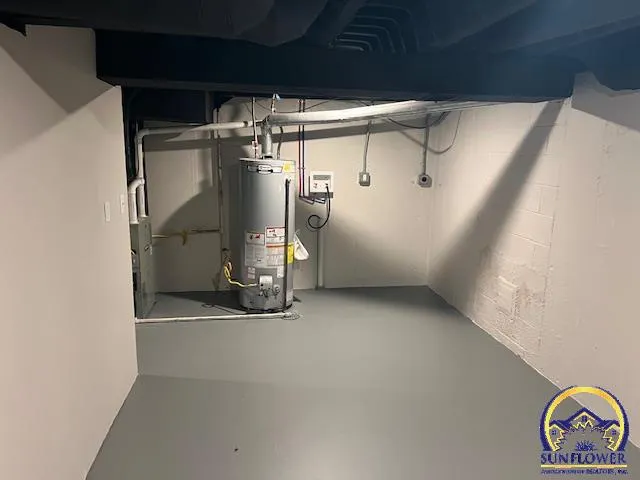 $274,950 | 3116 Southwest Stone Avenue, Topeka, KS 66614