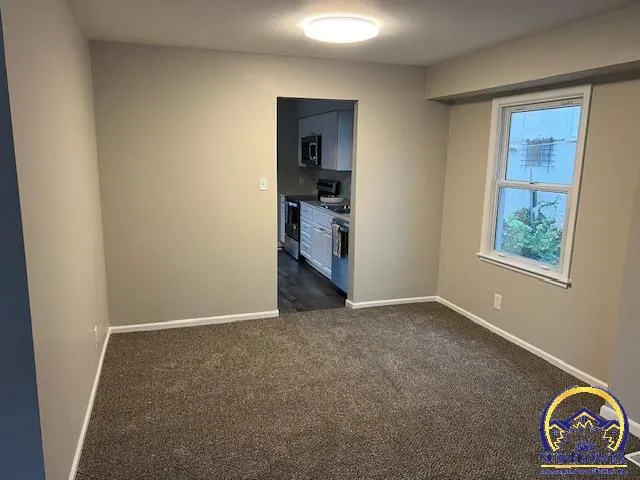 $274,950 | 3116 Southwest Stone Avenue, Topeka, KS 66614