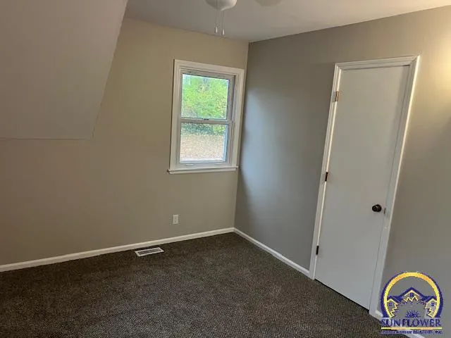 $274,950 | 3116 Southwest Stone Avenue, Topeka, KS 66614