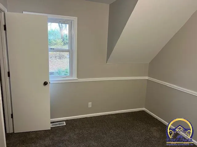 $274,950 | 3116 Southwest Stone Avenue, Topeka, KS 66614