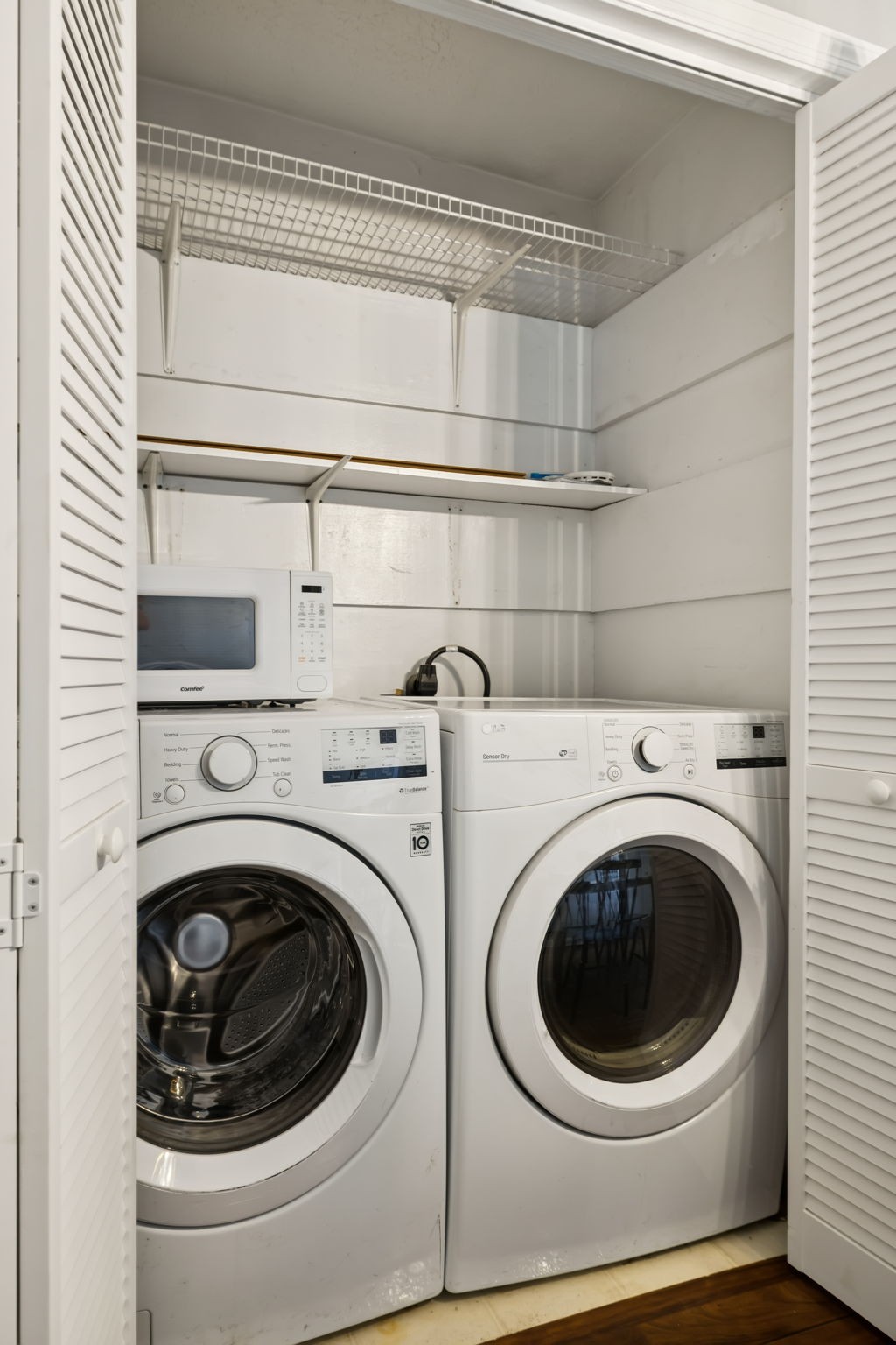 5415 Knob Road Nashville, TN 37209 - Photo 19 of 28 a utility room with dryer and washer