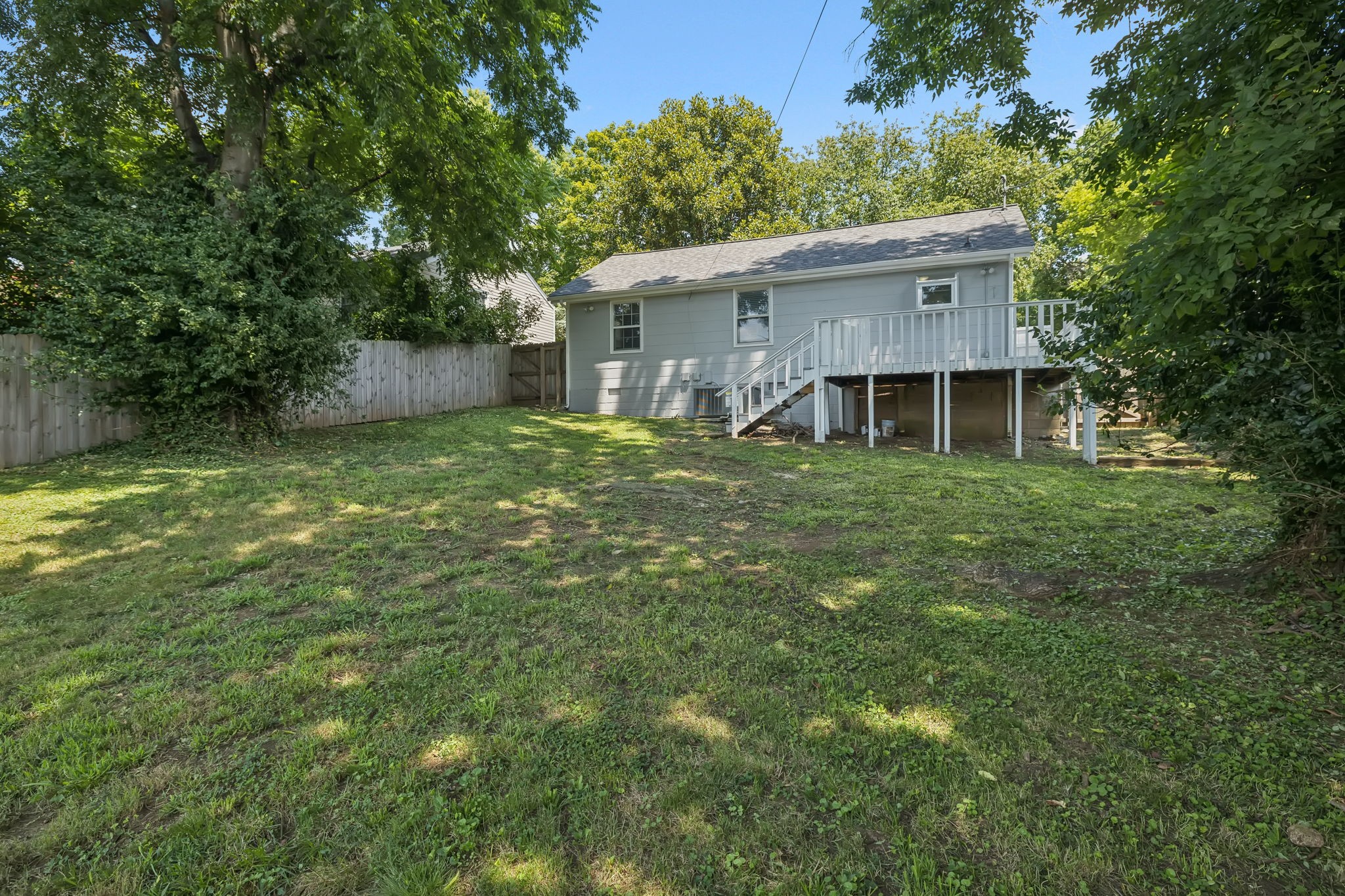 5415 Knob Road Nashville, TN 37209 - Photo 23 of 28 a view of a house with a backyard