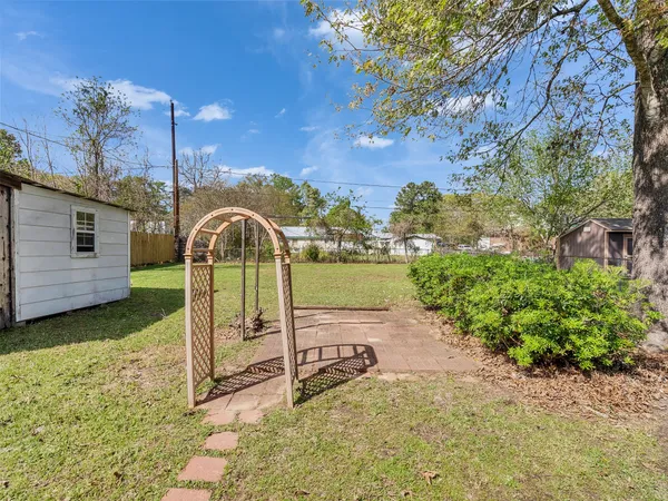 $239,999 | 215 Sparkling Water Drive, Huffman, TX 77336