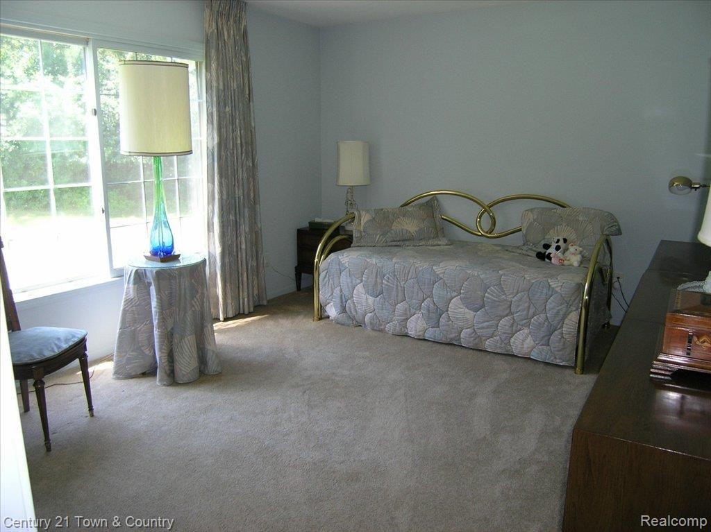 6575 Noble Road West Bloomfield, MI 48322 - Photo 10 of 22 Second bedroom