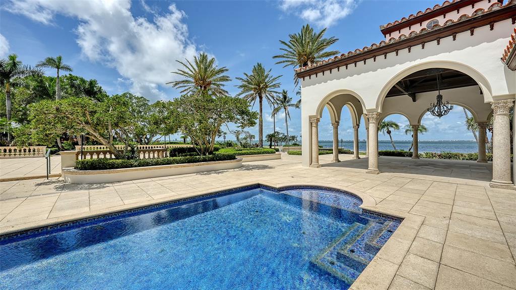 4423 Bay Shore Road Sarasota, FL 34234 - Photo 27 of 51 a view of building with outdoor space