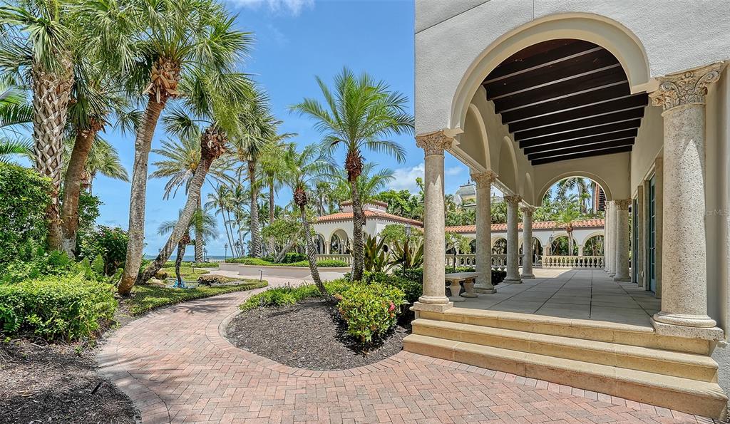 4423 Bay Shore Road Sarasota, FL 34234 - Photo 34 of 51 a view of building exterior