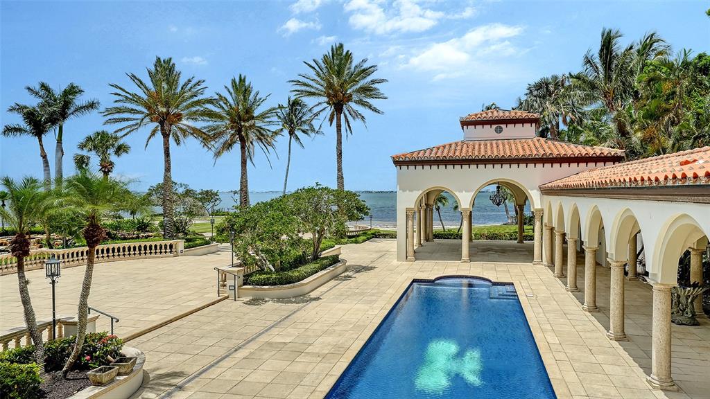 4423 Bay Shore Road Sarasota, FL 34234 - Photo 35 of 51 a view of a house with backyard and sitting area