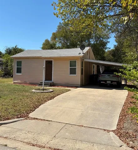 $129,900 | 909 Renfro Drive, White Settlement, TX 76108