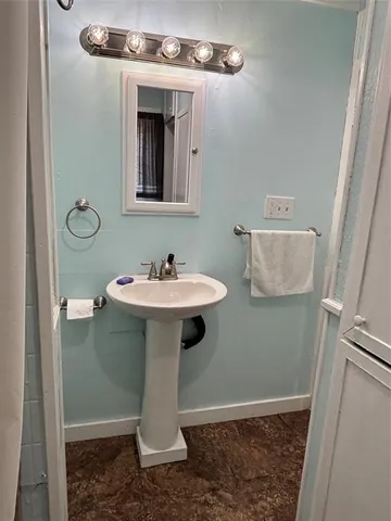 $129,900 | 909 Renfro Drive, White Settlement, TX 76108