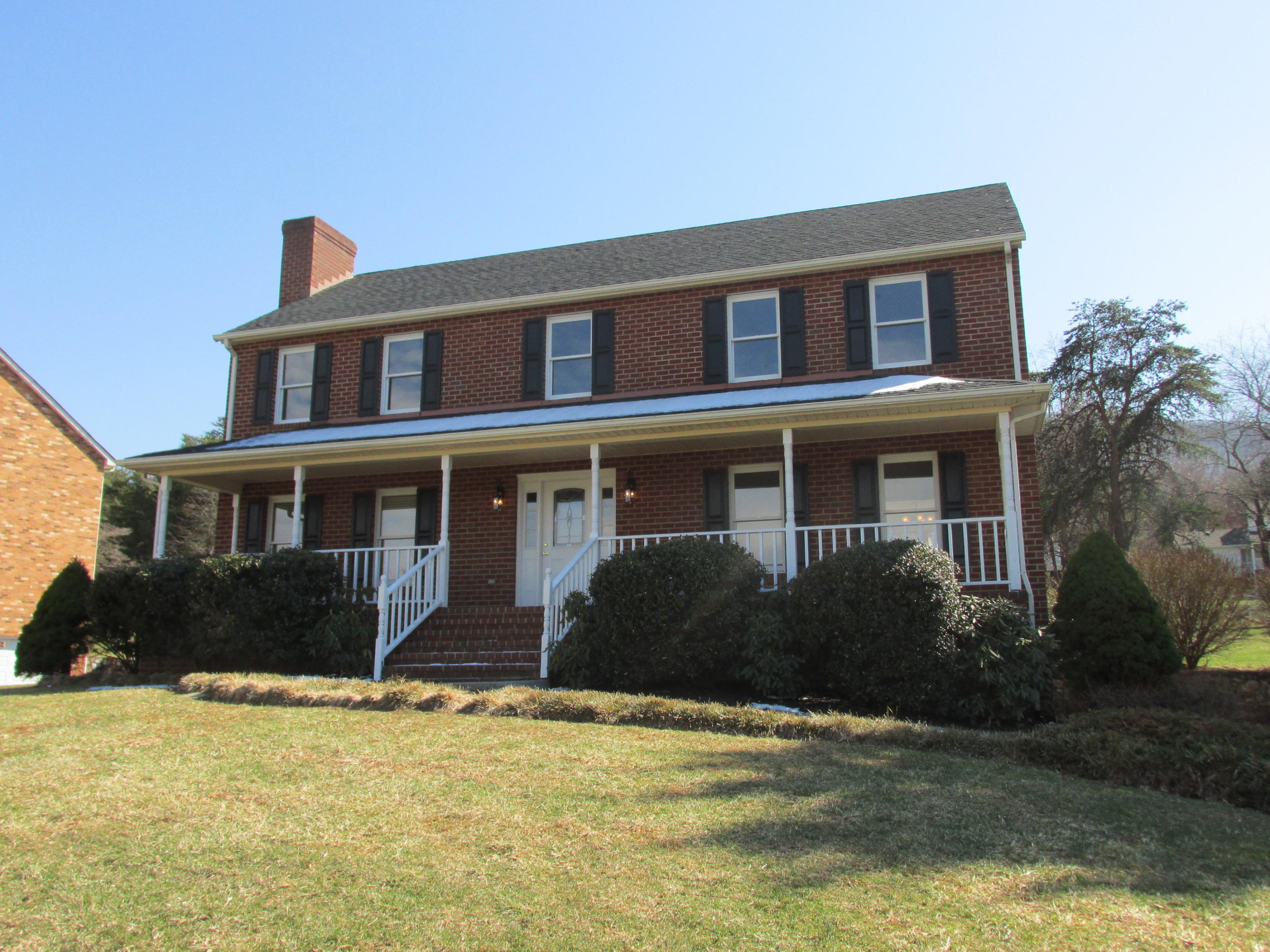 218 Winesap Road Roanoke, VA 24019 - Photo 1 of 33 Front