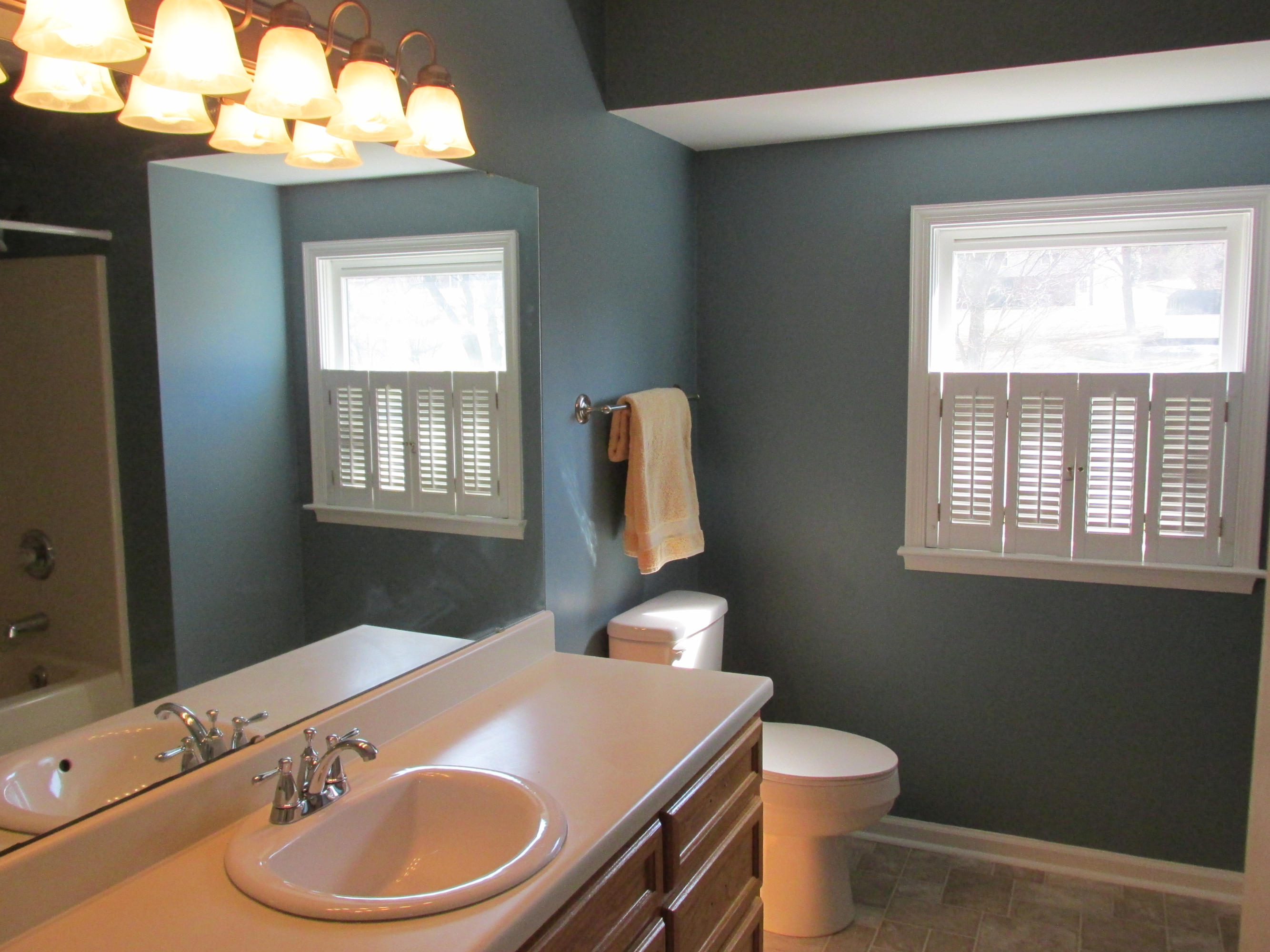 218 Winesap Road Roanoke, VA 24019 - Photo 17 of 33 Full bathroom