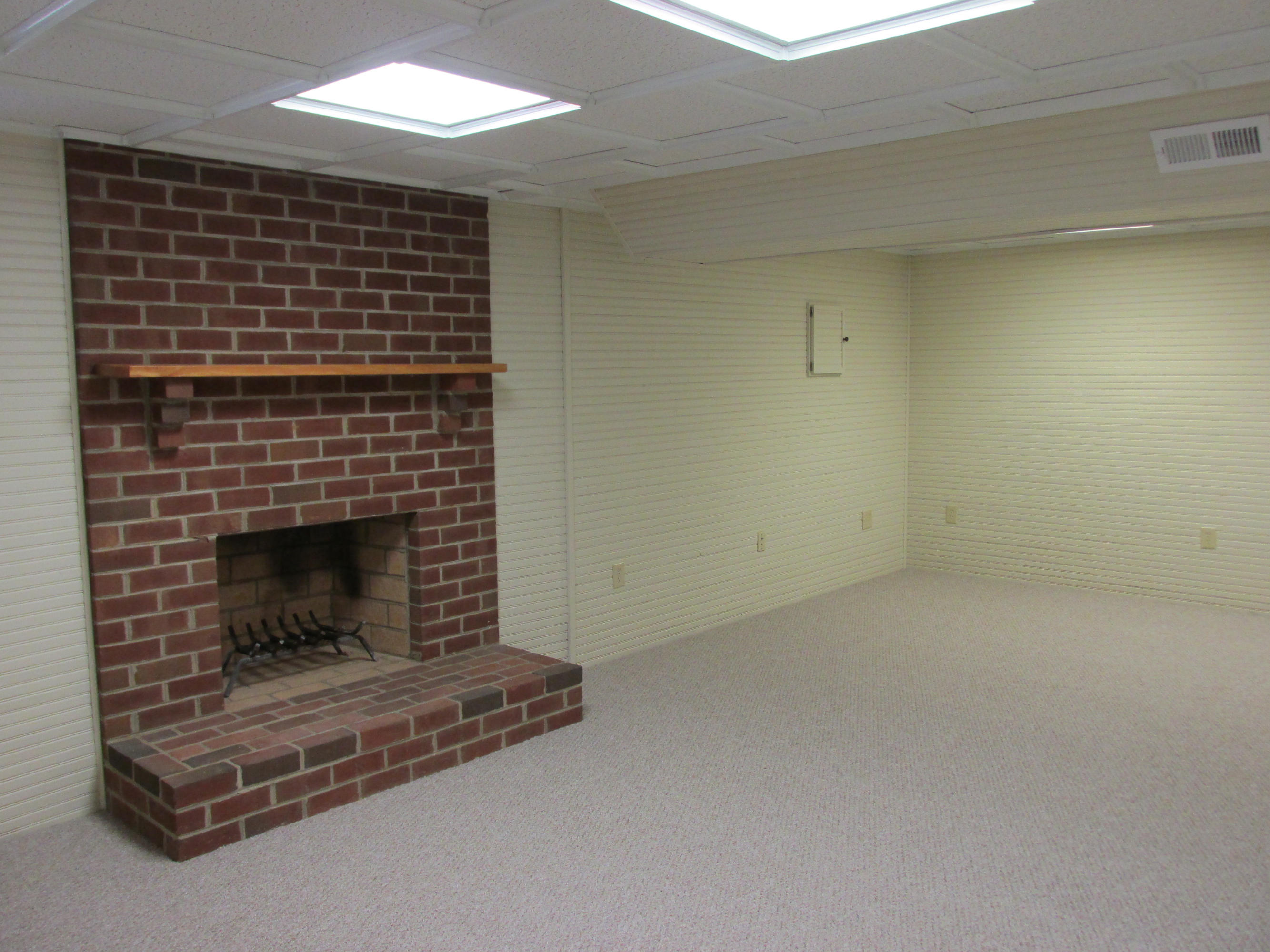 218 Winesap Road Roanoke, VA 24019 - Photo 21 of 33 Den w/fireplace