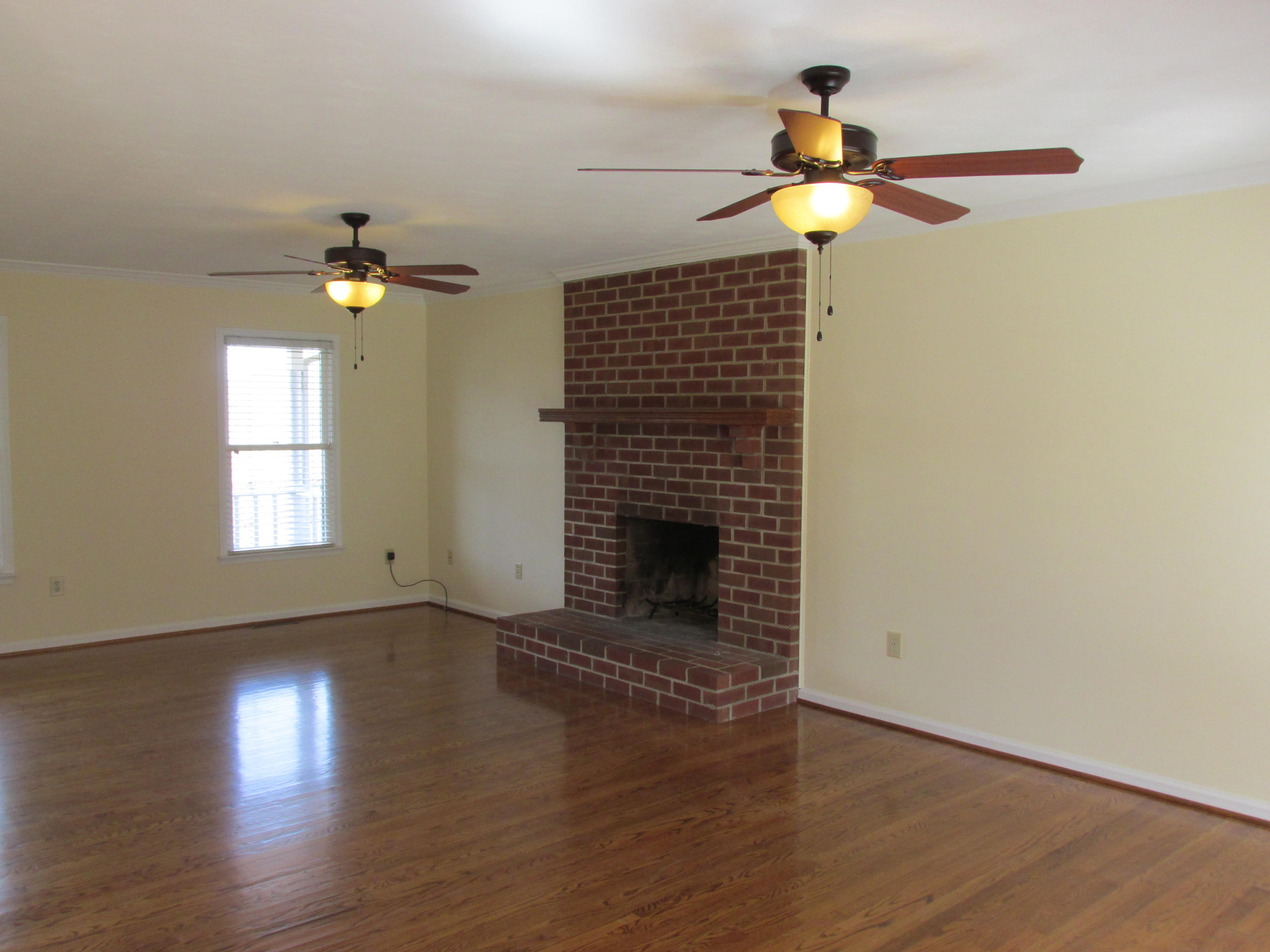 218 Winesap Road Roanoke, VA 24019 - Photo 4 of 33 Family room
