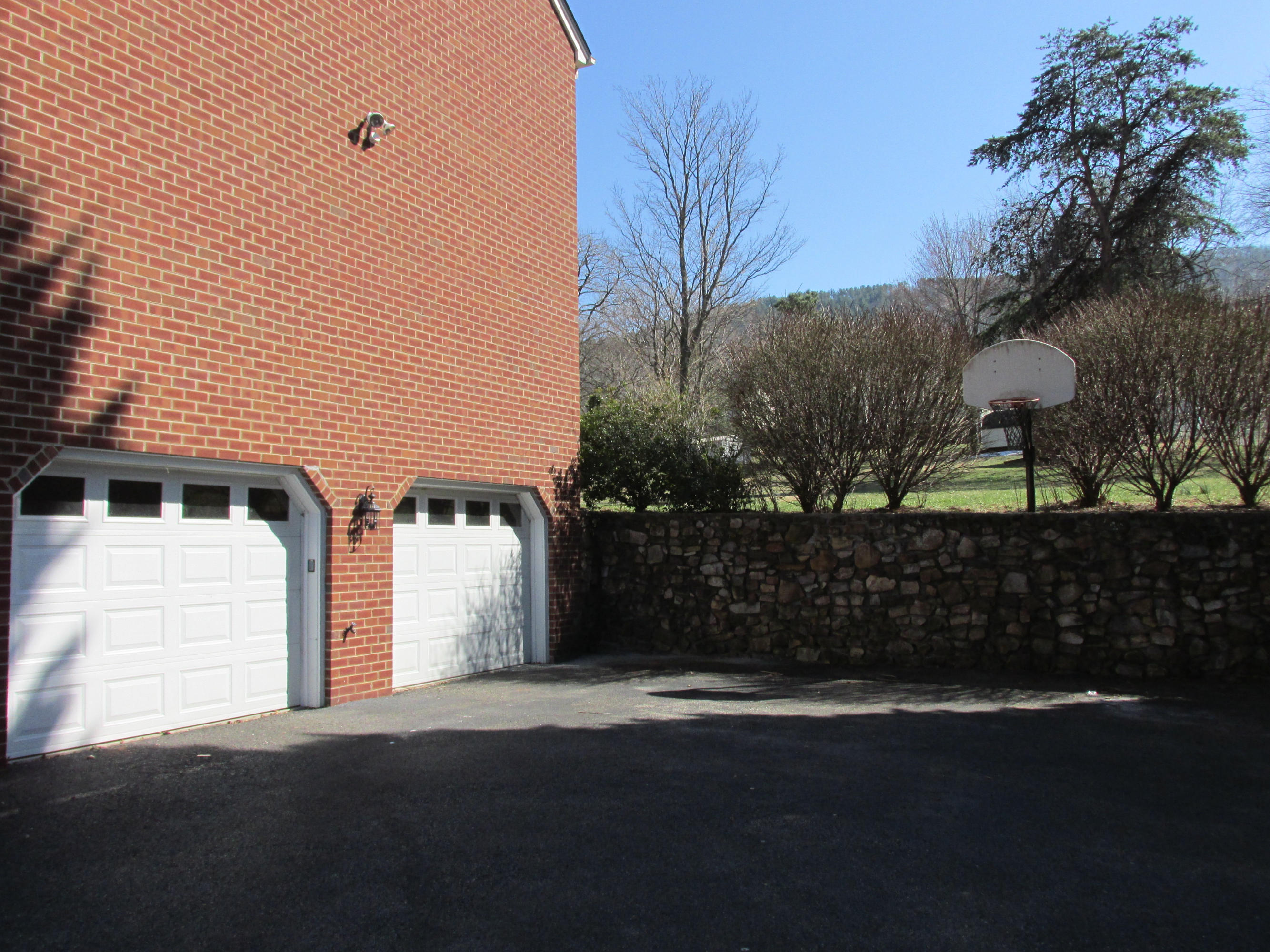 218 Winesap Road Roanoke, VA 24019 - Photo 31 of 33 Garage under