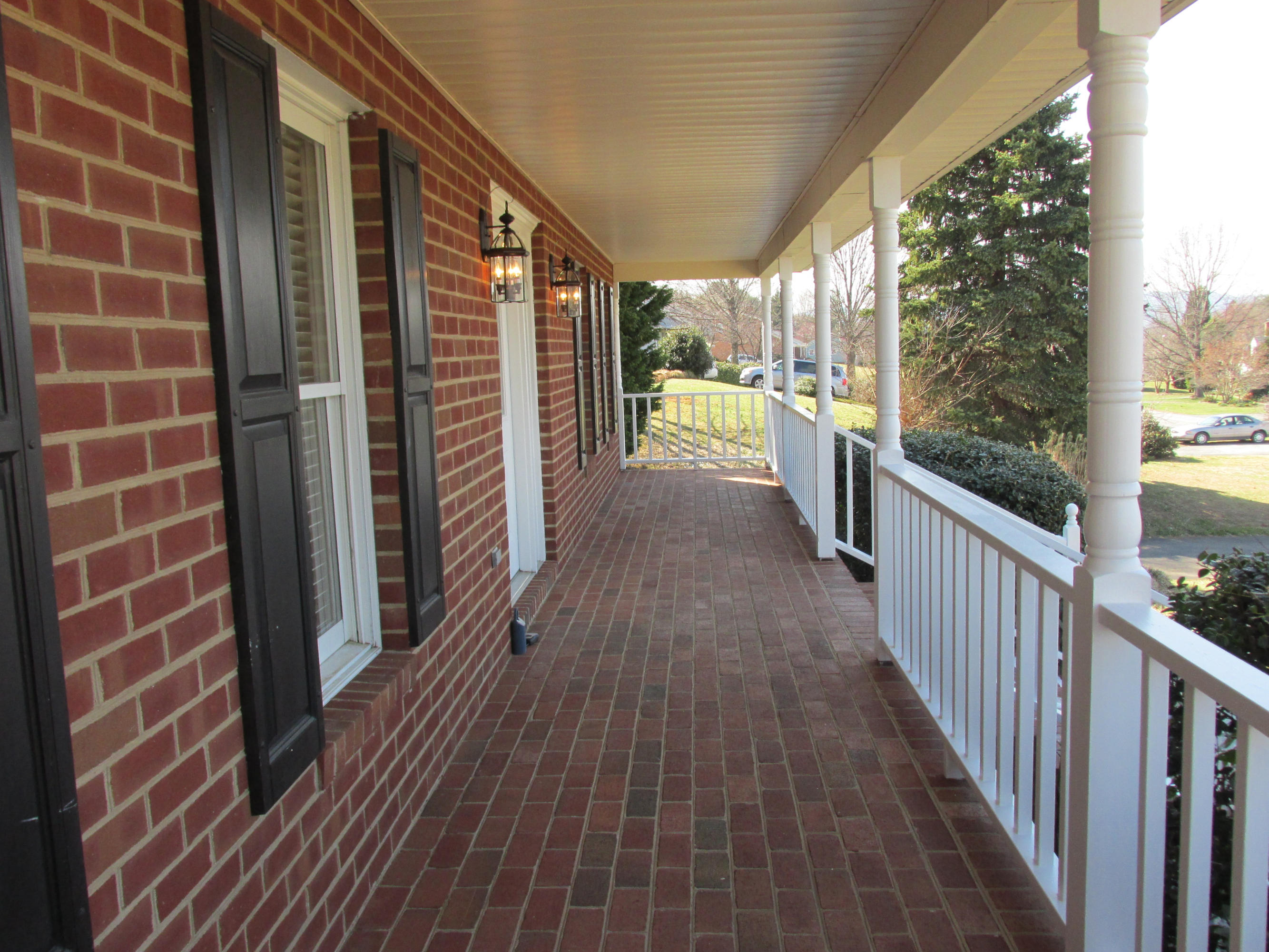 218 Winesap Road Roanoke, VA 24019 - Photo 33 of 33 Big front porch