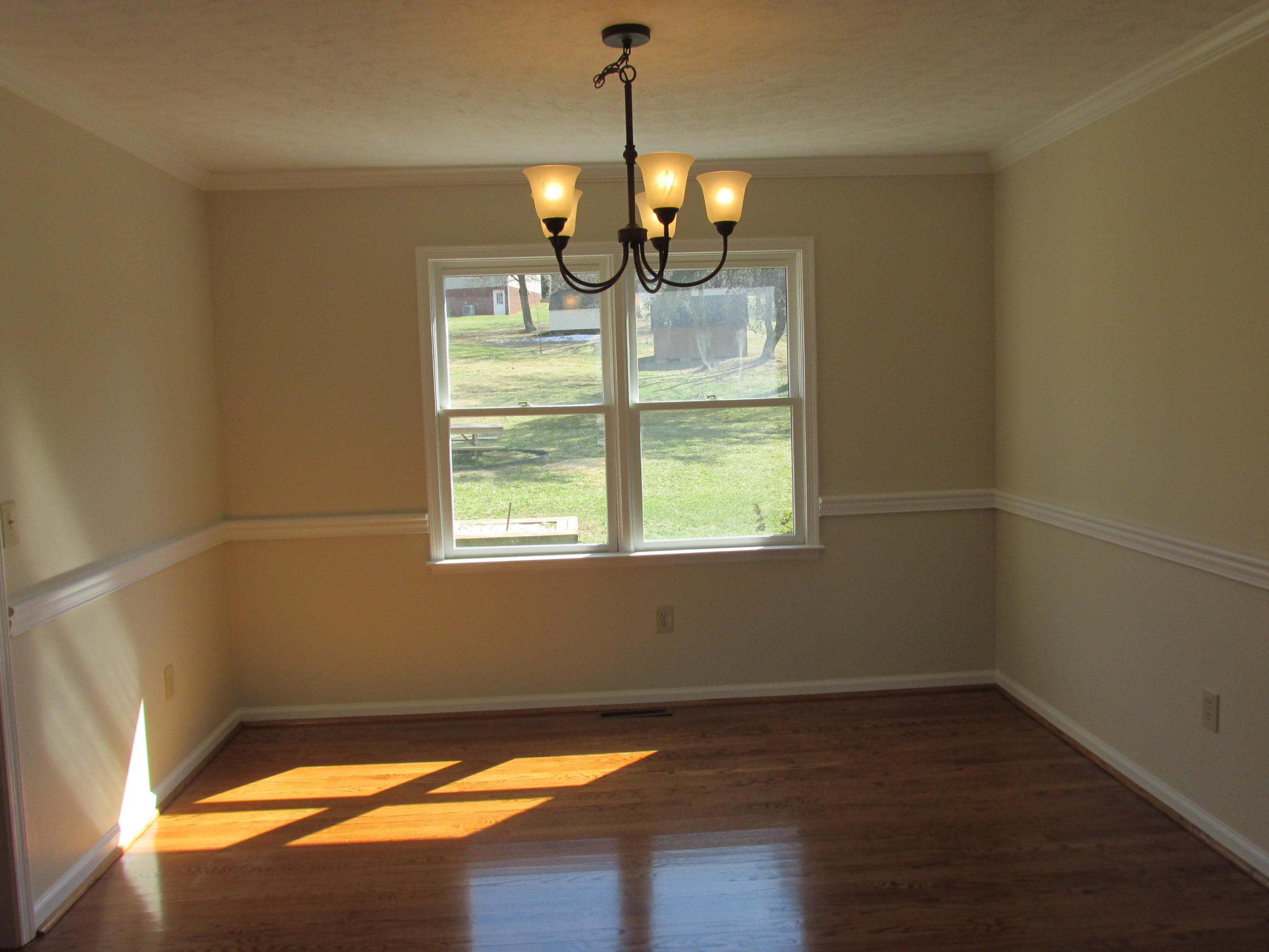 218 Winesap Road Roanoke, VA 24019 - Photo 8 of 33 Dining Room