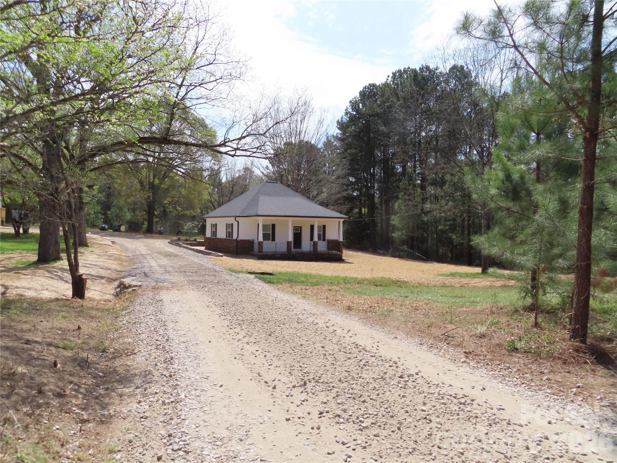3095 Hillcrest Road York, SC 29745 - Photo 1 of 26
