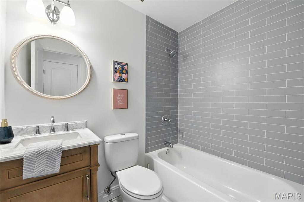 15282 Springrun Drive Chesterfield, MO 63017 - Photo 23 of 33 Gallery Image 23