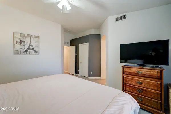 $374,900 | 5515 South 15th Way, Phoenix, AZ 85040