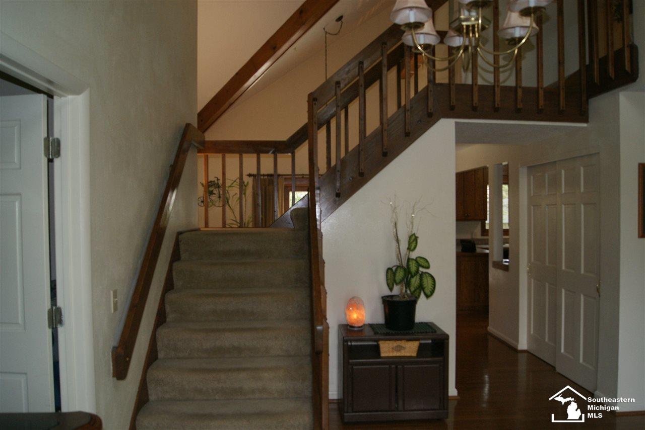 1377 Rutledge Court Temperance, MI 48182 - Photo 2 of 30