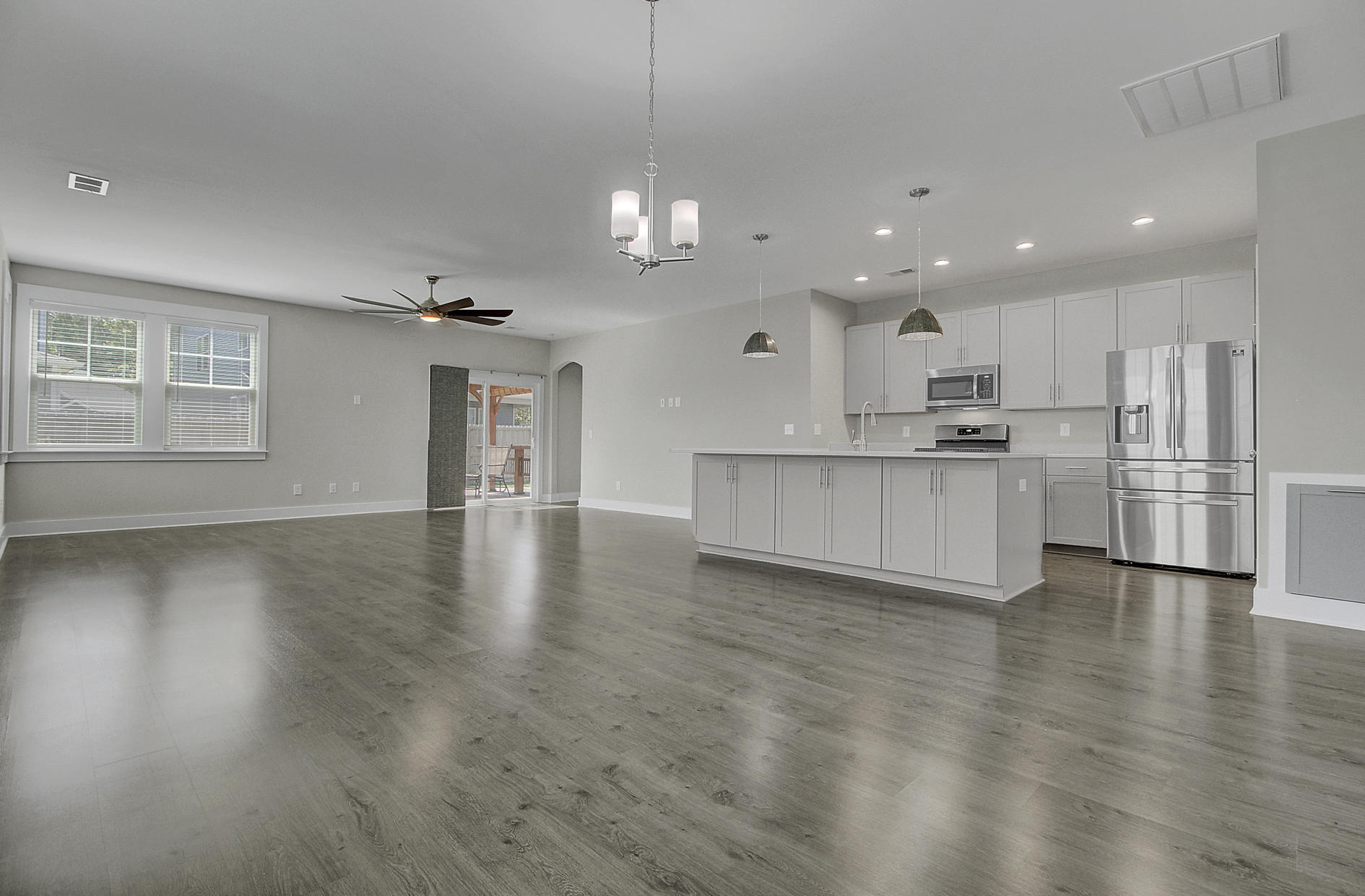 313 Citation Way Moncks Corner, SC 29461 - Photo 7 of 35 379f4d70-dfda-422d-95c5-316984b70af4_-_1
