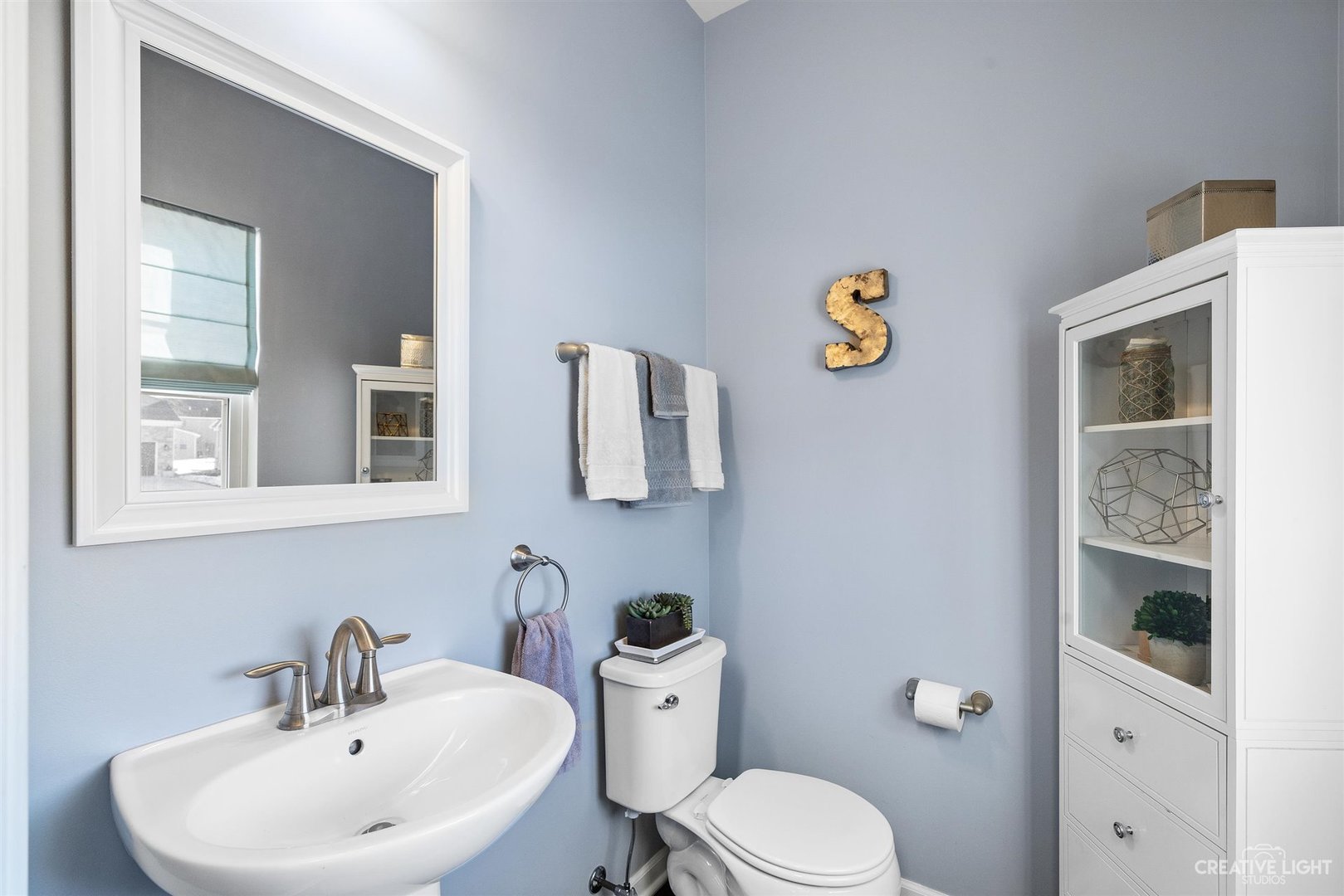 3806 Monterey Circle Algonquin, IL 60102 - Photo 12 of 33 a bathroom with a sink a toilet and shower