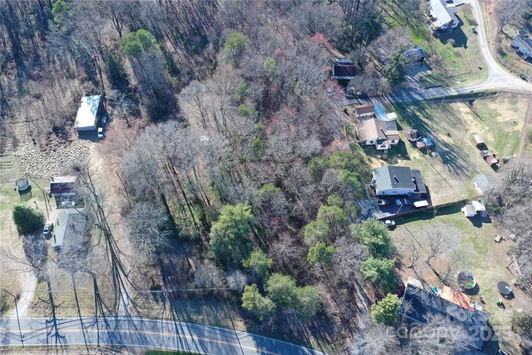 320 Fairgrove Church Road Southeast Conover, NC 28613 - Photo 3 of 27