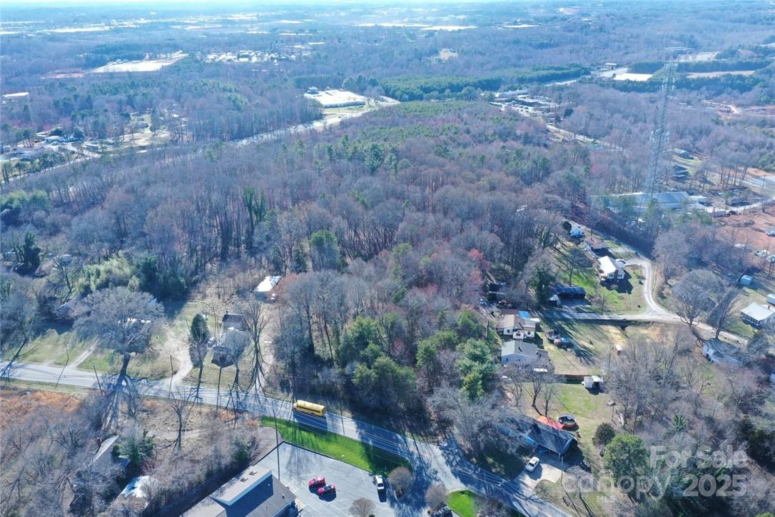 320 Fairgrove Church Road Southeast Conover, NC 28613 - Photo 7 of 27